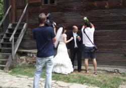 Kulisszatitkok, avagy egy esküvői fotózás és reklám-filmforgatás „hangulat” képei
